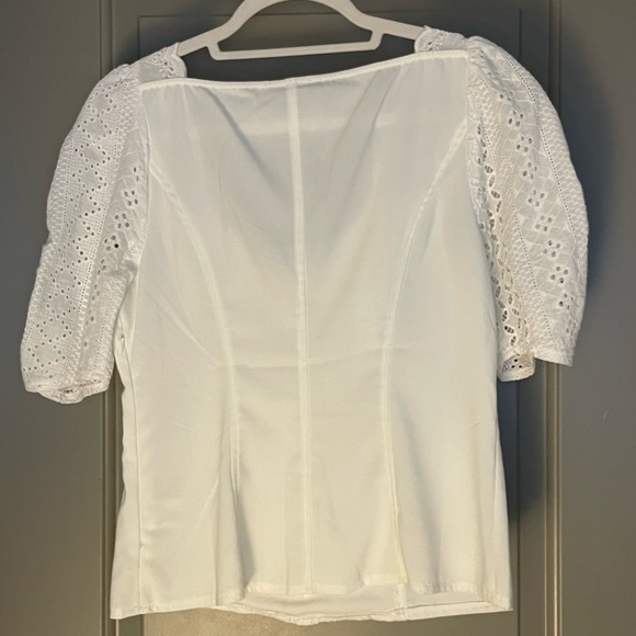 Roku Poly side zip lace top - Picture 11 of 12